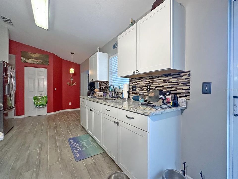 For Sale: $375,000 (3 beds, 2 baths, 1463 Square Feet)