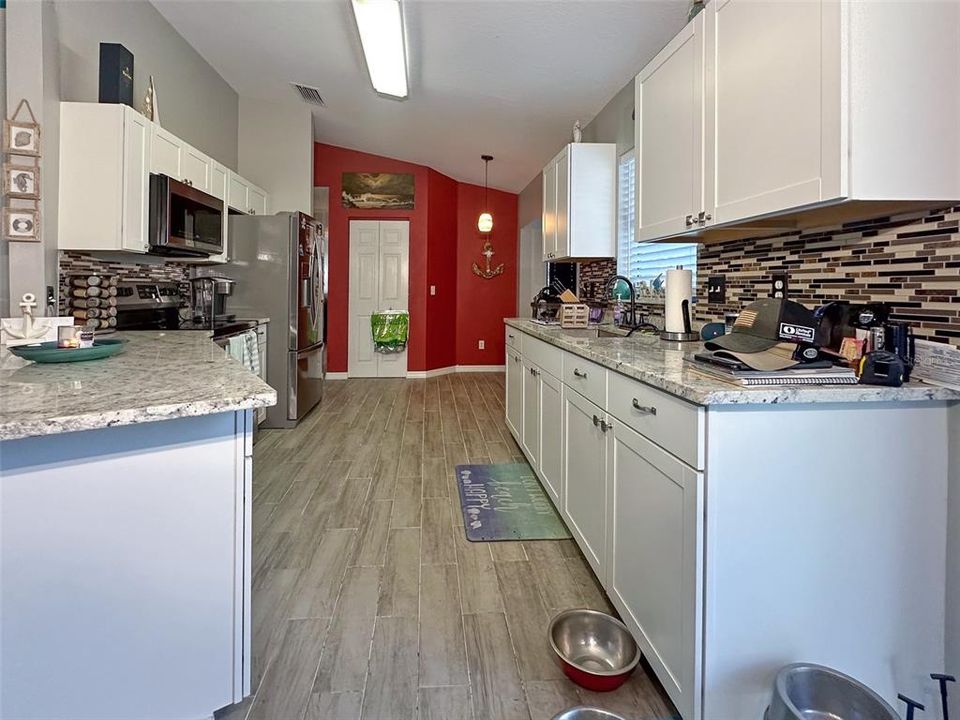 For Sale: $375,000 (3 beds, 2 baths, 1463 Square Feet)