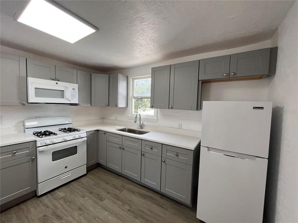 For Rent: $1,500 (2 beds, 2 baths, 800 Square Feet)