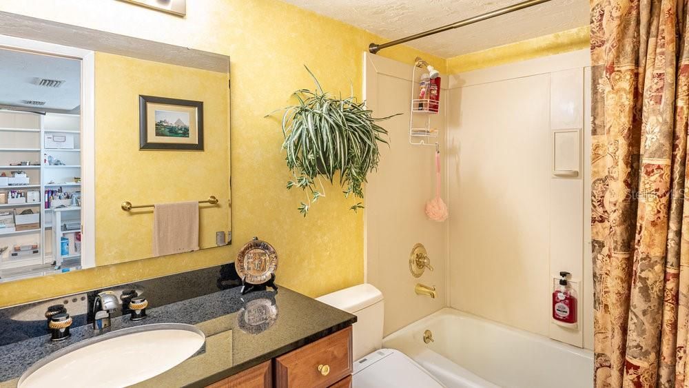 待售: $700,000 (3 贝兹, 3 浴室, 1869 平方英尺)