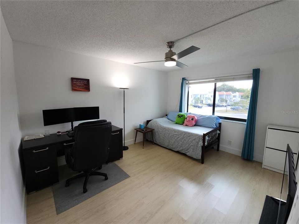 Recently Sold: $337,500 (2 beds, 2 baths, 1220 Square Feet)