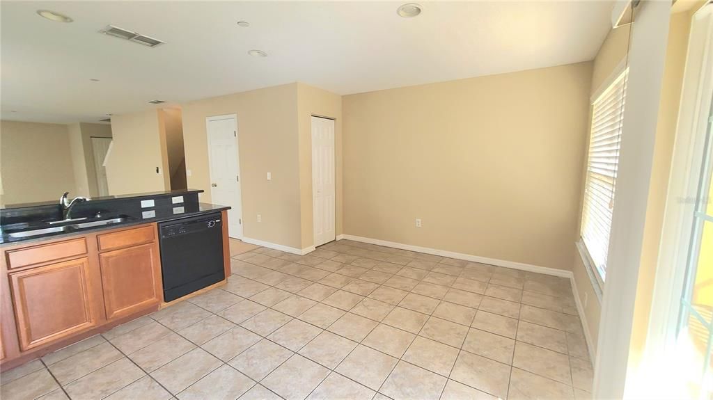 For Sale: $309,900 (3 beds, 2 baths, 1388 Square Feet)