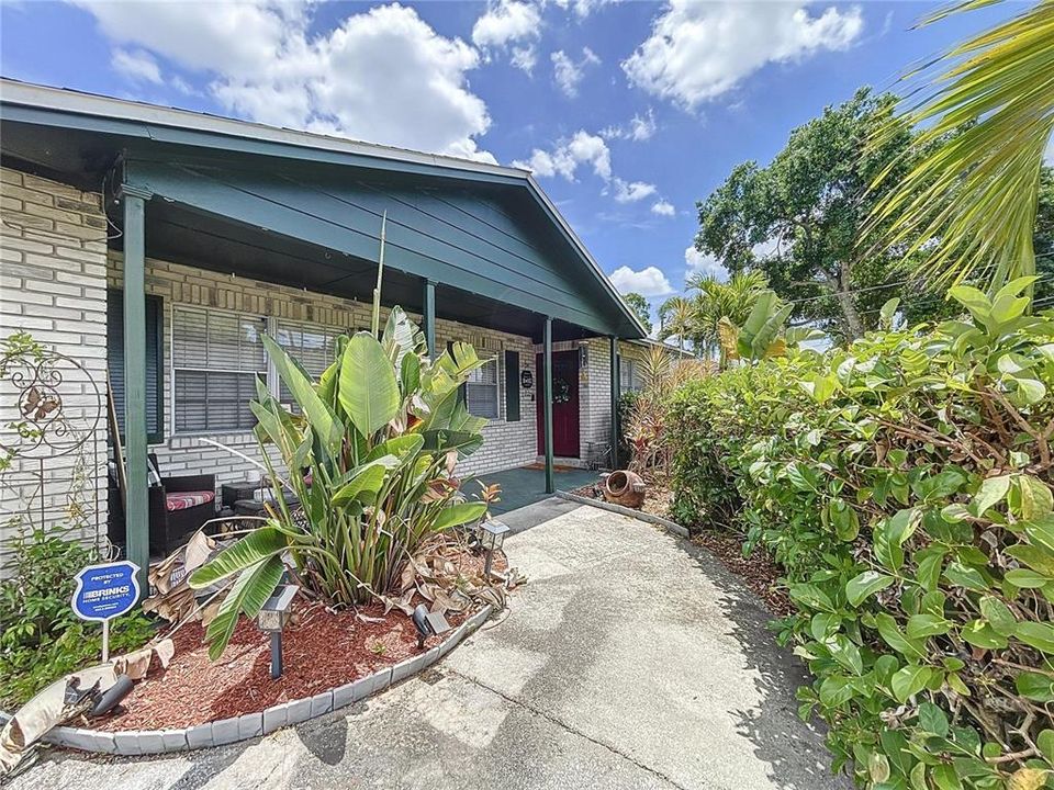 Recently Sold: $405,000 (3 beds, 2 baths, 1416 Square Feet)