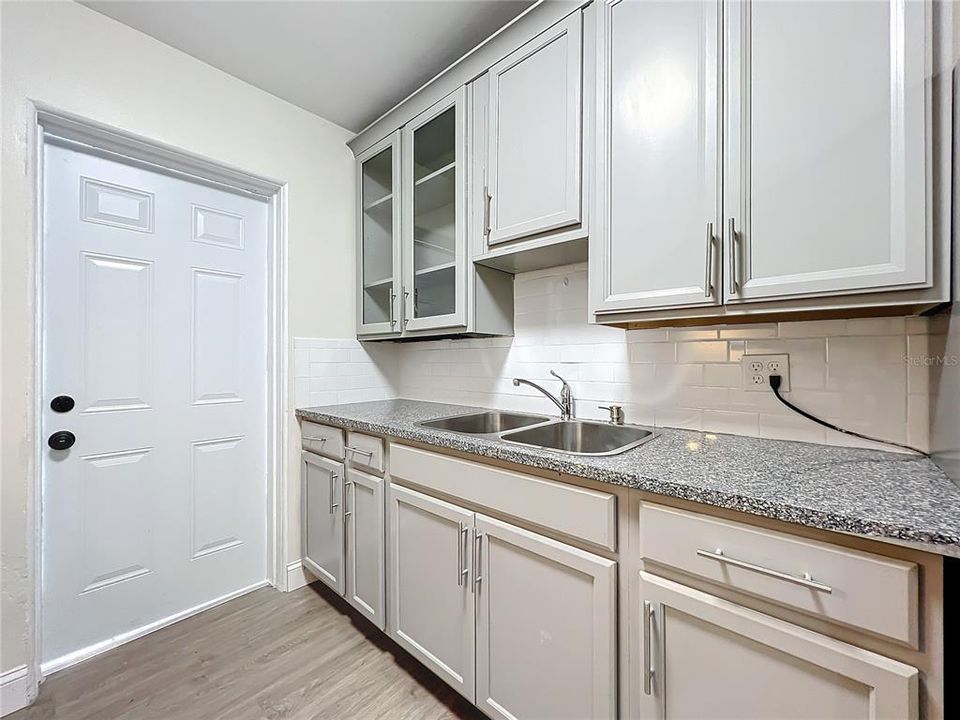 For Sale: $289,000 (3 beds, 1 baths, 1168 Square Feet)