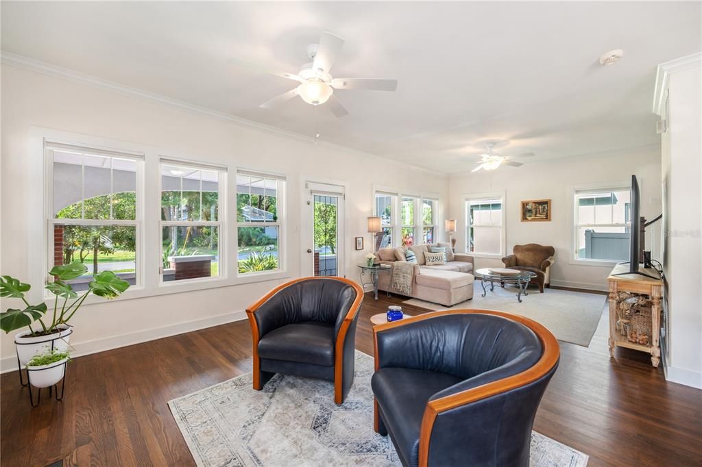 Active With Contract: $949,000 (5 beds, 4 baths, 2812 Square Feet)