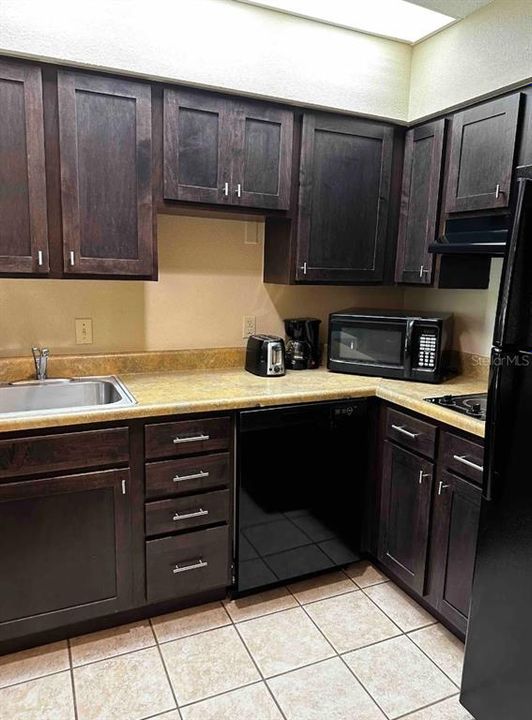 For Sale: $115,000 (1 beds, 1 baths, 547 Square Feet)