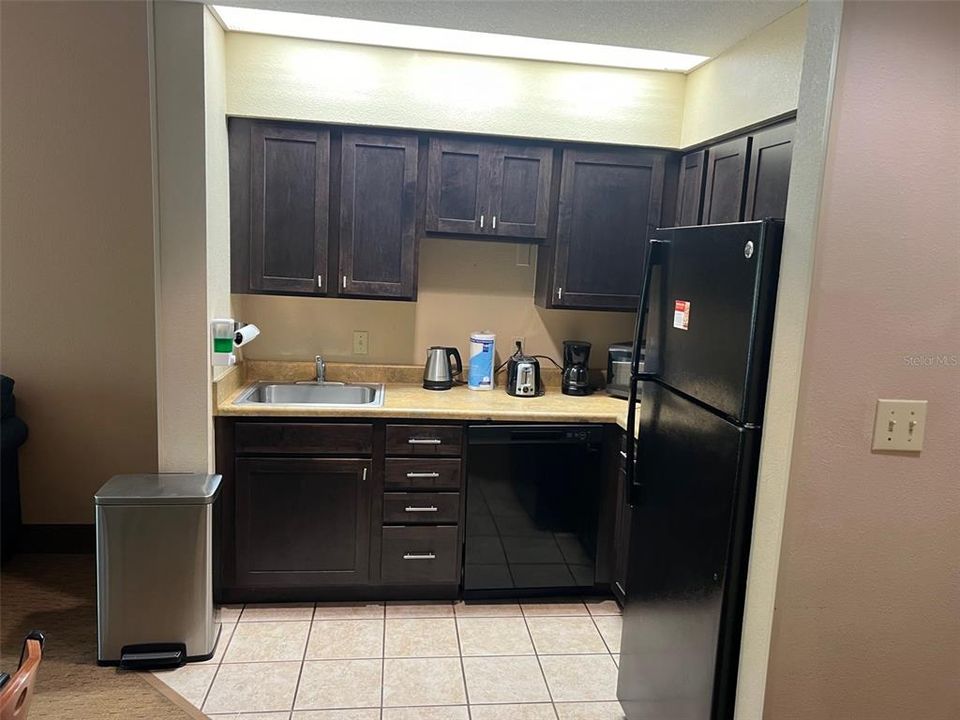 For Sale: $115,000 (1 beds, 1 baths, 547 Square Feet)