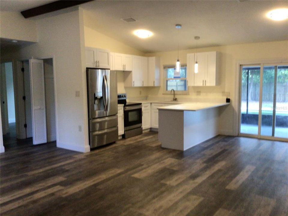 For Sale: $319,900 (3 beds, 2 baths, 1166 Square Feet)