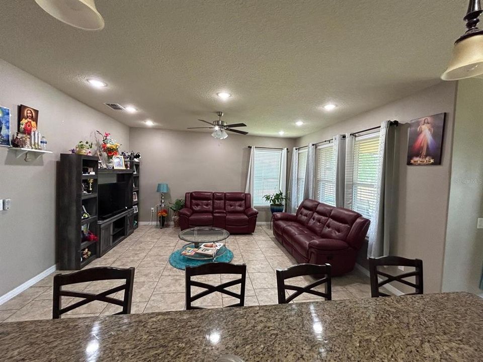 For Sale: $439,000 (4 beds, 3 baths, 2105 Square Feet)