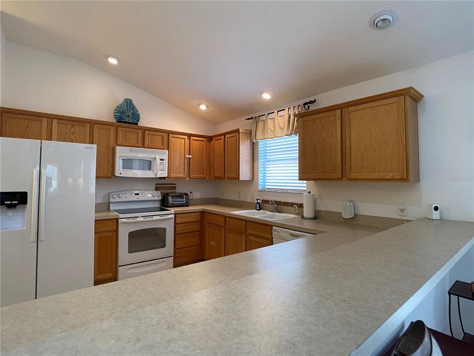 For Sale: $379,900 (3 beds, 2 baths, 1397 Square Feet)