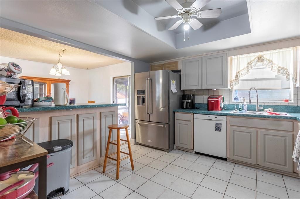 Recently Sold: $335,000 (3 beds, 2 baths, 1505 Square Feet)