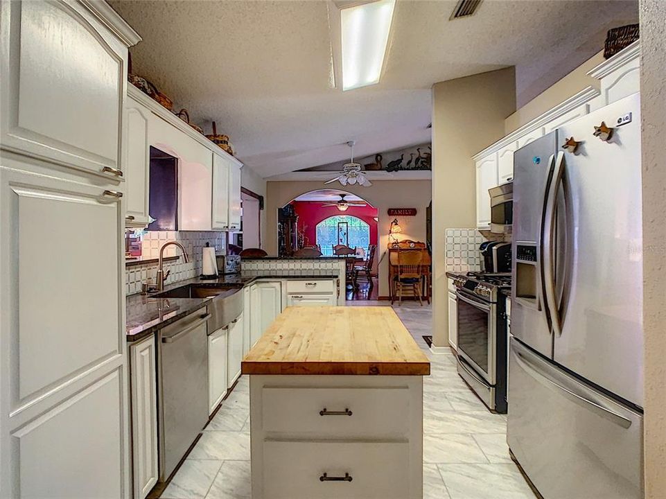 For Sale: $419,750 (3 beds, 2 baths, 2190 Square Feet)