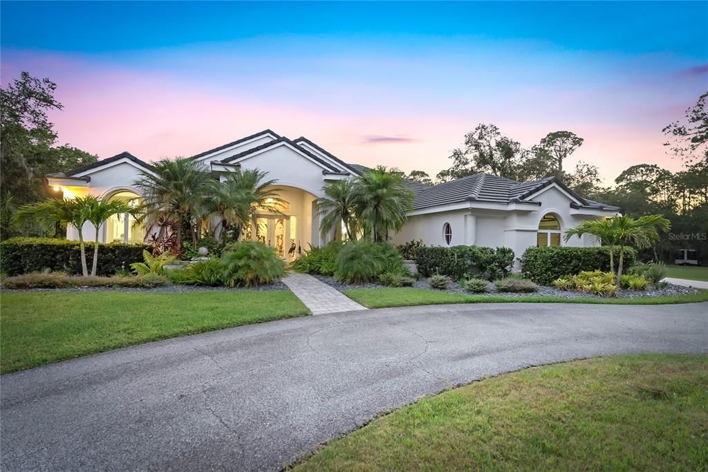 For Sale: $1,950,000 (3 beds, 3 baths, 2994 Square Feet)