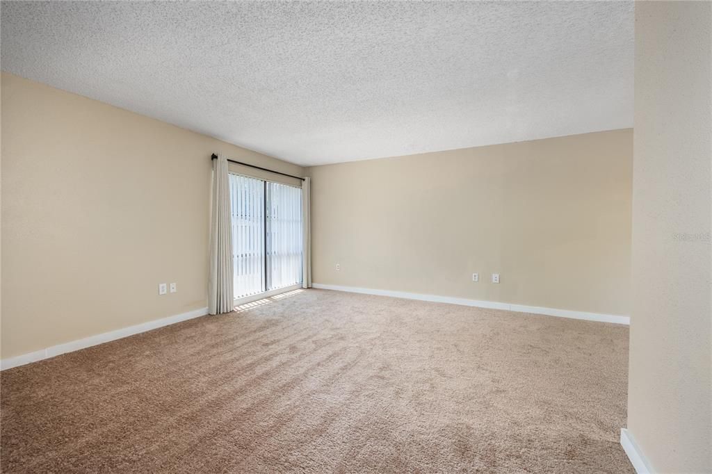 Active With Contract: $105,000 (2 beds, 2 baths, 1226 Square Feet)