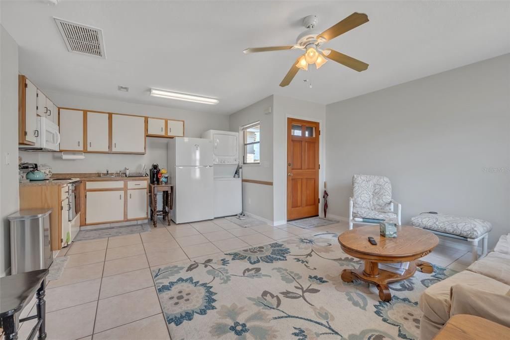 Active With Contract: $214,999 (1 beds, 1 baths, 535 Square Feet)