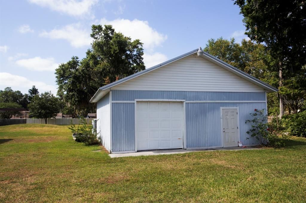 Active With Contract: $599,900 (3 beds, 3 baths, 2863 Square Feet)