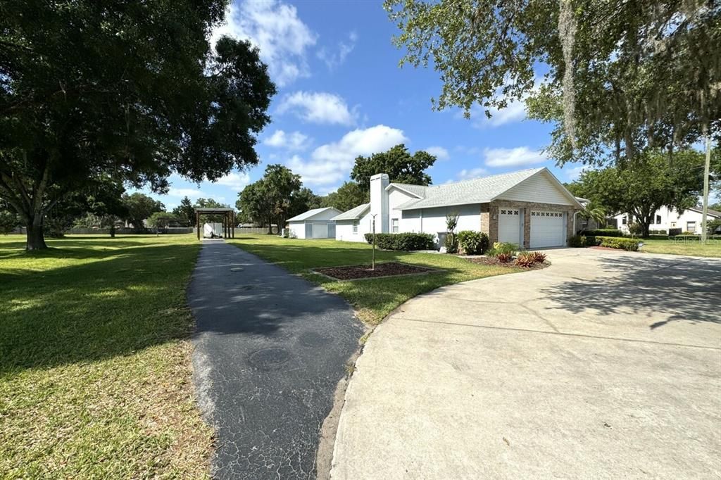 Active With Contract: $599,900 (3 beds, 3 baths, 2863 Square Feet)