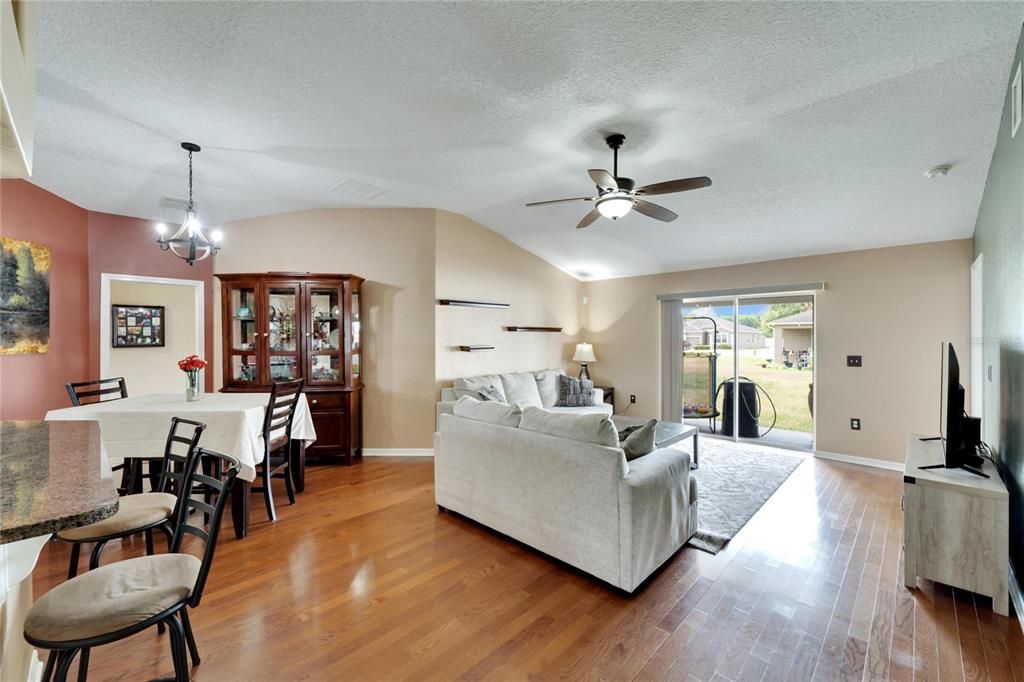 For Sale: $336,000 (4 beds, 2 baths, 1584 Square Feet)