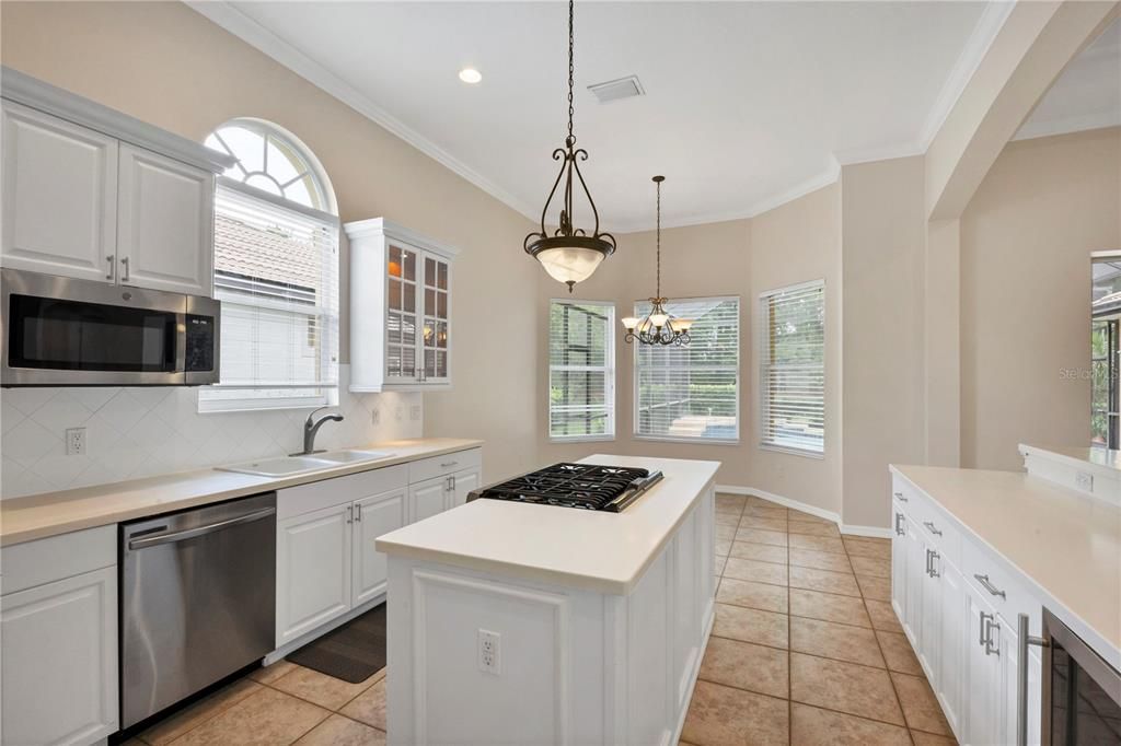 Active With Contract: $647,500 (3 beds, 2 baths, 2089 Square Feet)