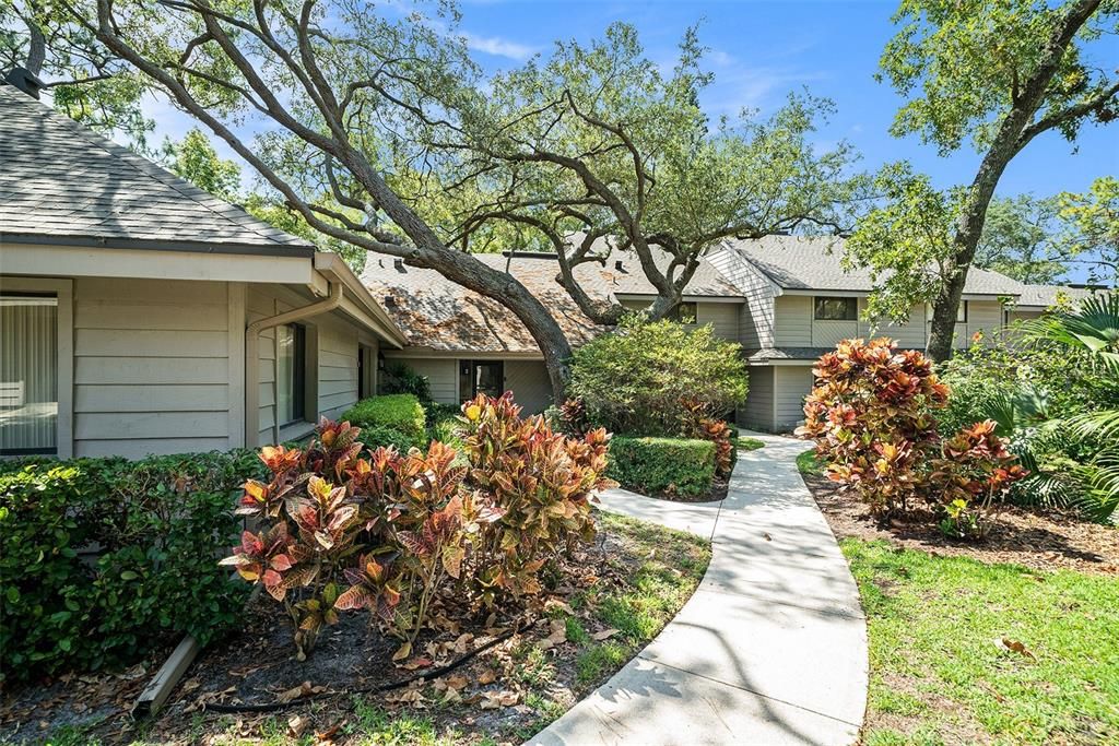 Active With Contract: $270,000 (2 beds, 2 baths, 1258 Square Feet)