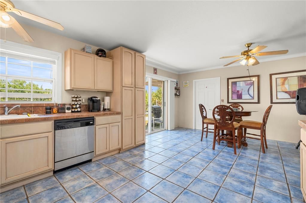 For Sale: $449,000 (3 beds, 2 baths, 1176 Square Feet)
