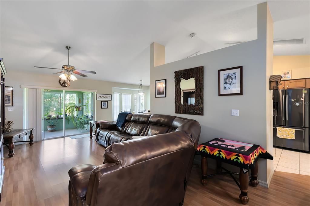 Active With Contract: $389,000 (3 beds, 2 baths, 1552 Square Feet)