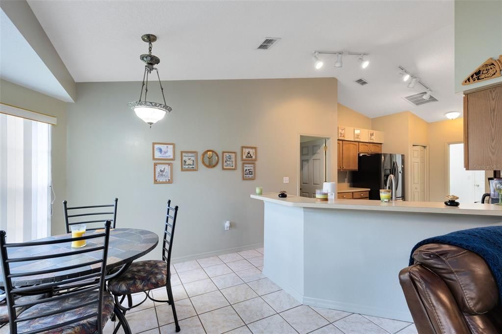 Active With Contract: $389,000 (3 beds, 2 baths, 1552 Square Feet)