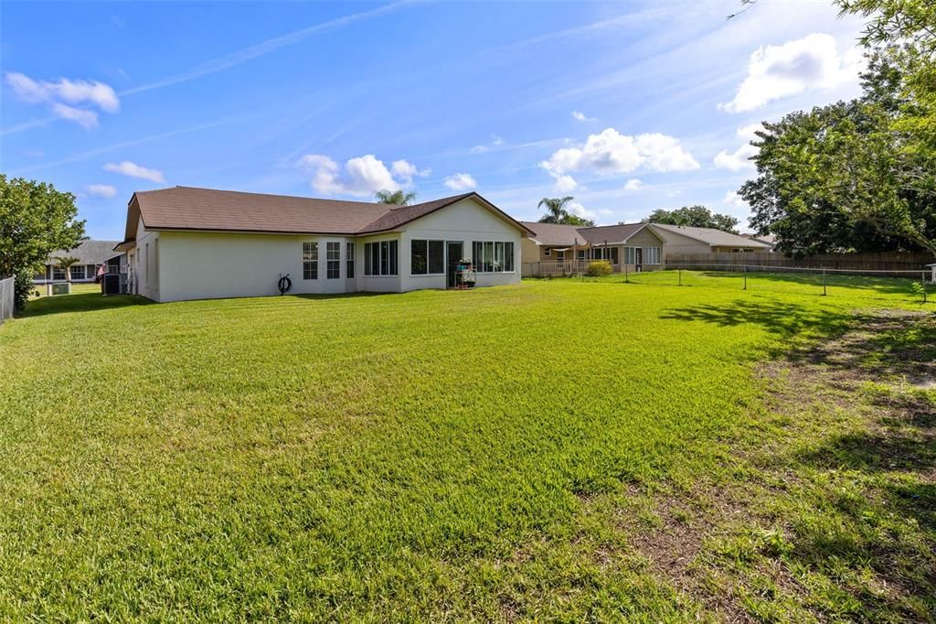 Active With Contract: $389,000 (3 beds, 2 baths, 1552 Square Feet)