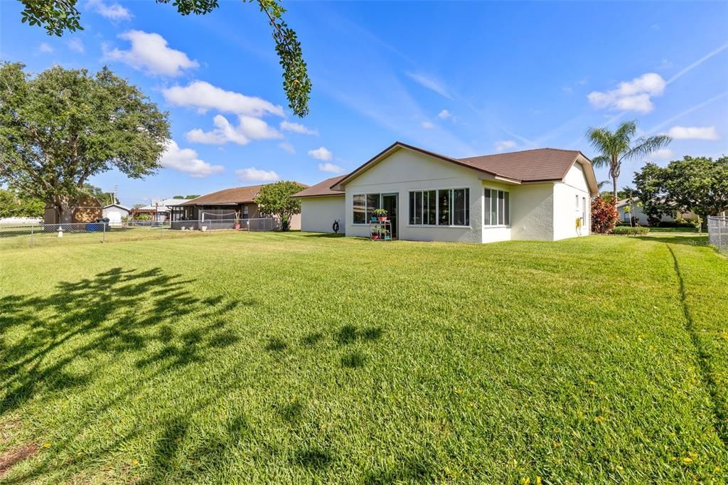 Active With Contract: $389,000 (3 beds, 2 baths, 1552 Square Feet)