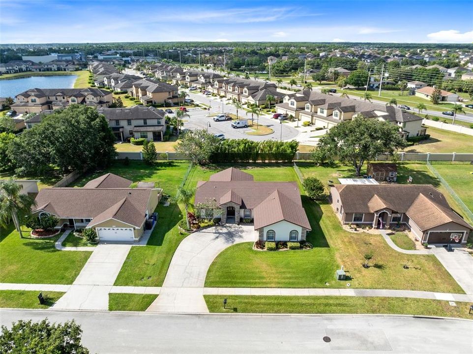 Active With Contract: $389,000 (3 beds, 2 baths, 1552 Square Feet)