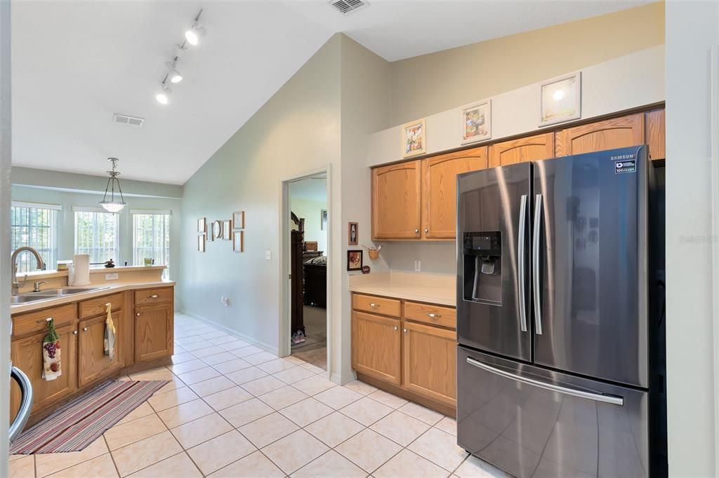 Active With Contract: $389,000 (3 beds, 2 baths, 1552 Square Feet)