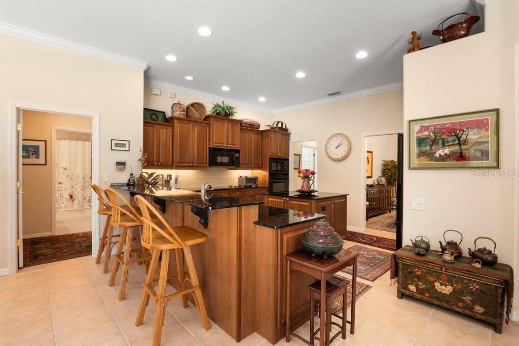 En Venta: $895,000 (4 camas, 3 baños, 3289 Pies cuadrados)