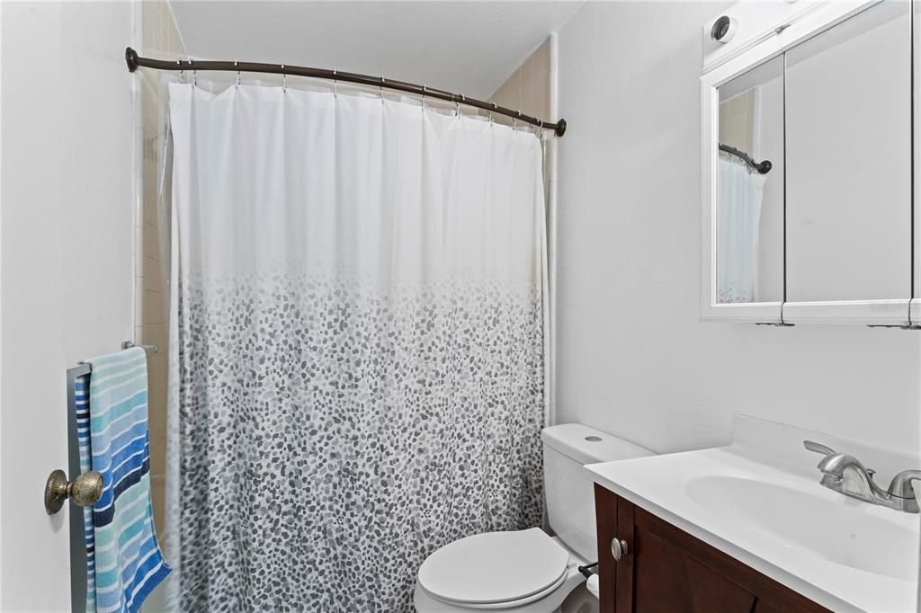 For Sale: $174,000 (2 beds, 2 baths, 912 Square Feet)