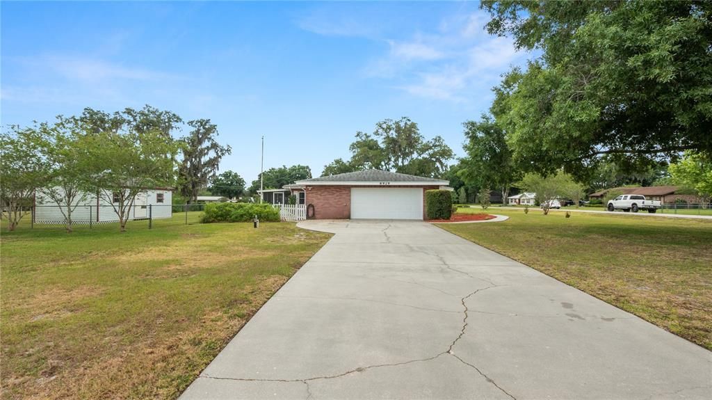 For Sale: $399,000 (3 beds, 3 baths, 1950 Square Feet)