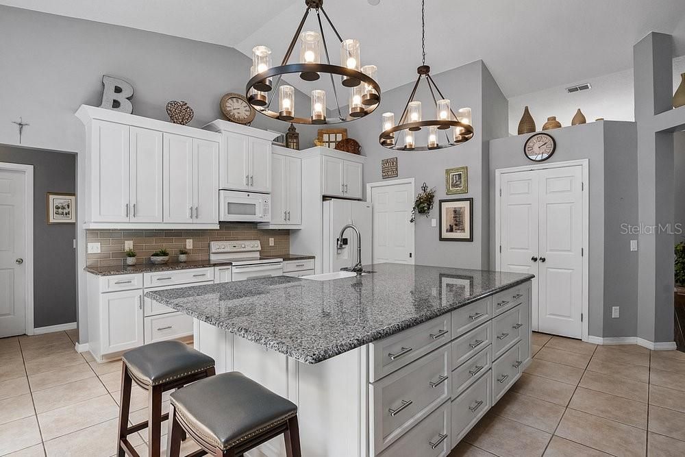 GORGEOUS Kitchen with oversized island