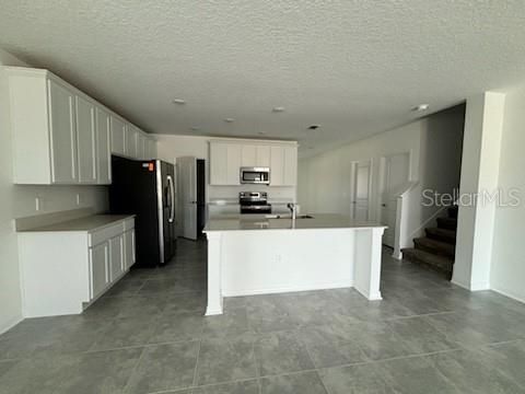 For Rent: $2,900 (5 beds, 2 baths, 2896 Square Feet)