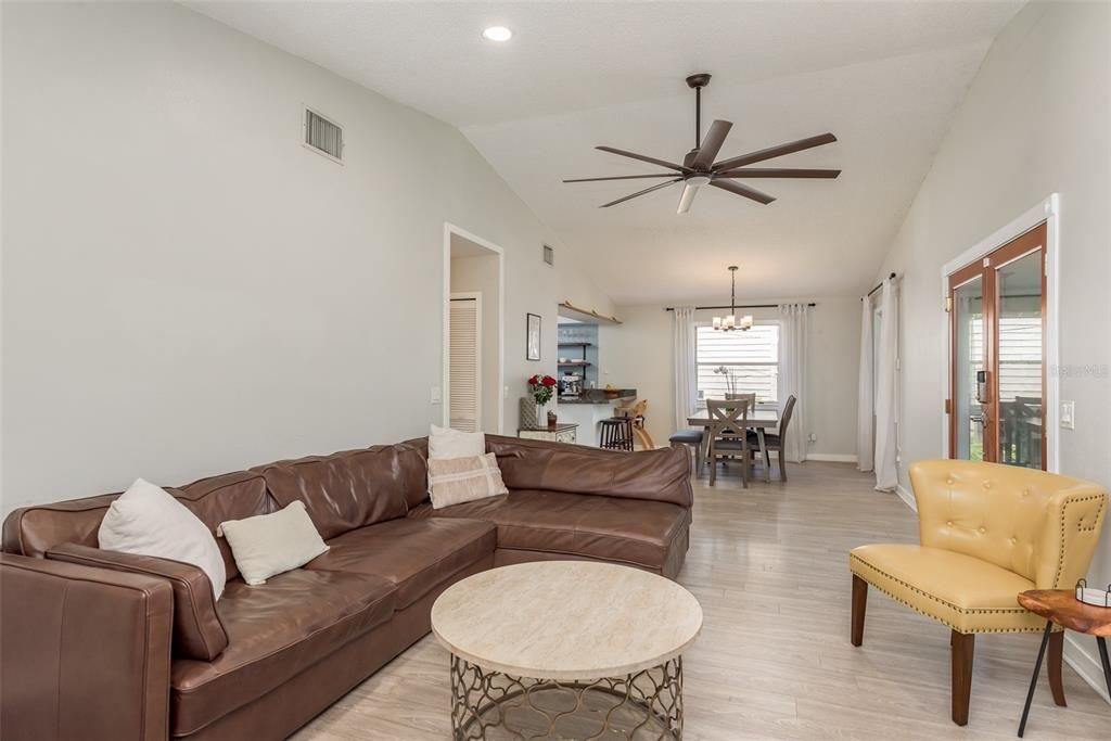 Active With Contract: $650,000 (3 beds, 2 baths, 1764 Square Feet)