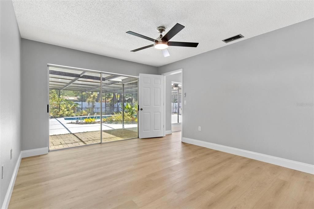 Active With Contract: $579,900 (3 beds, 2 baths, 1622 Square Feet)