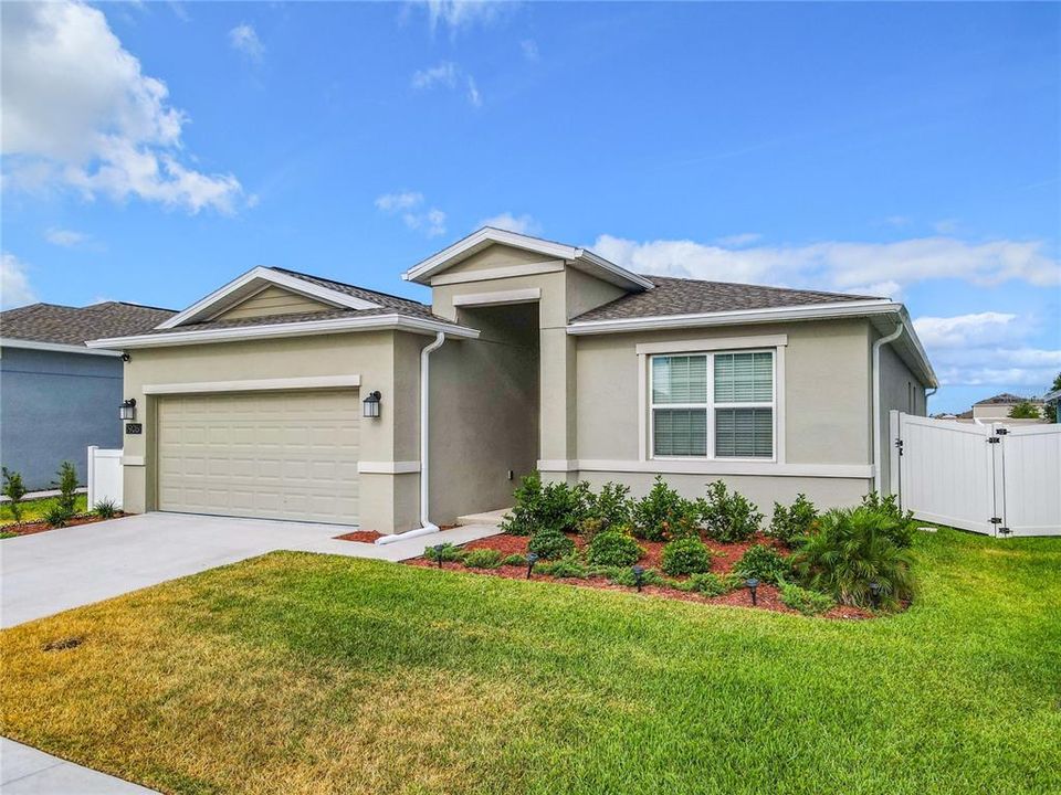 Active With Contract: $359,900 (4 beds, 3 baths, 2090 Square Feet)