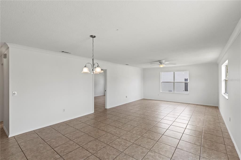 For Sale: $267,900 (1 beds, 1 baths, 958 Square Feet)