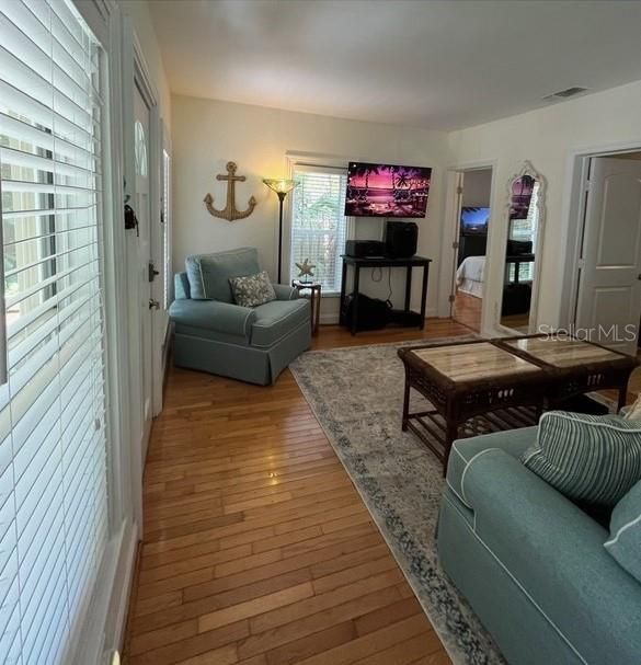 Active With Contract: $3,500 (2 beds, 2 baths, 962 Square Feet)
