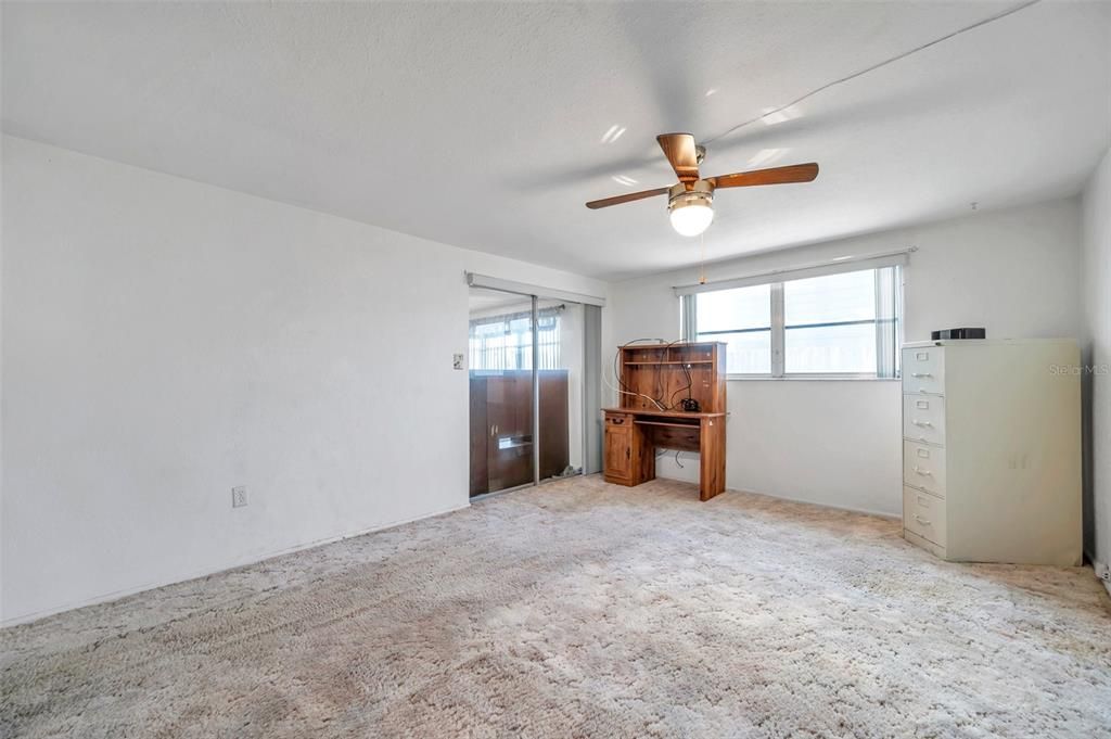 For Sale: $229,000 (2 beds, 1 baths, 1190 Square Feet)