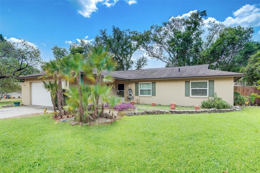 Recently Sold: $399,800 (4 beds, 2 baths, 1696 Square Feet)