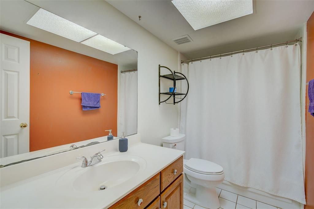最近售出: $399,800 (4 贝兹, 2 浴室, 1696 平方英尺)