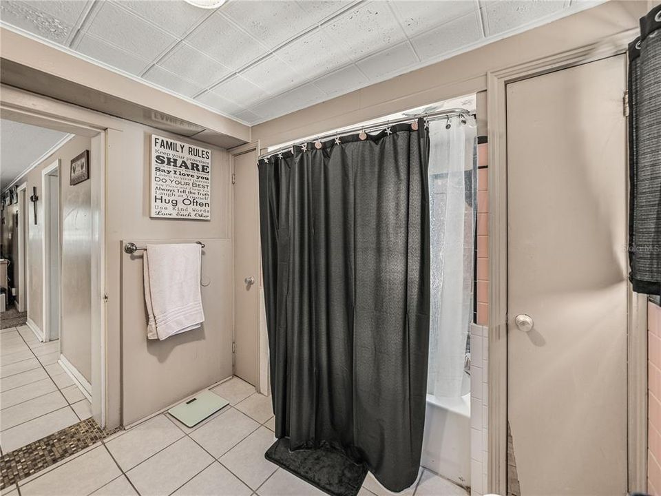 For Sale: $499,000 (2 beds, 1 baths, 1100 Square Feet)