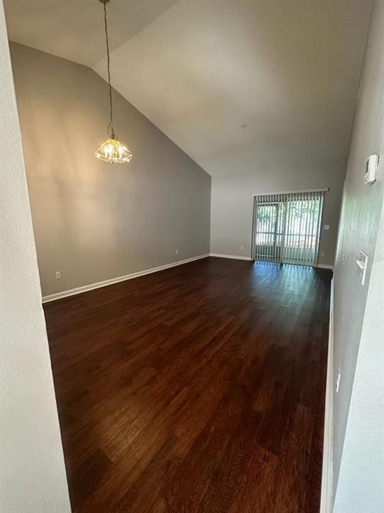 Active With Contract: $1,700 (2 beds, 2 baths, 1000 Square Feet)