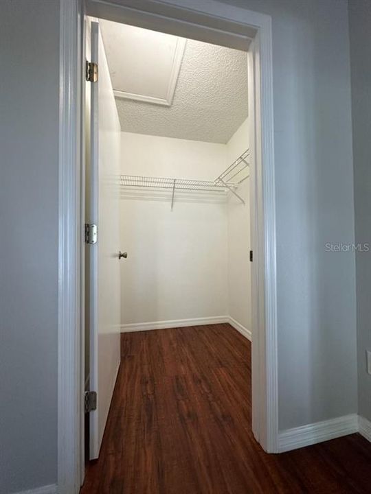 Active With Contract: $1,700 (2 beds, 2 baths, 1000 Square Feet)