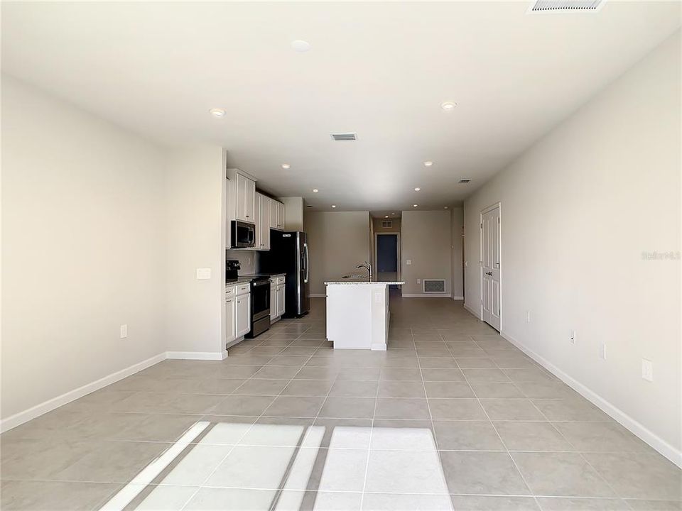 For Rent: $1,900 (3 beds, 2 baths, 1496 Square Feet)