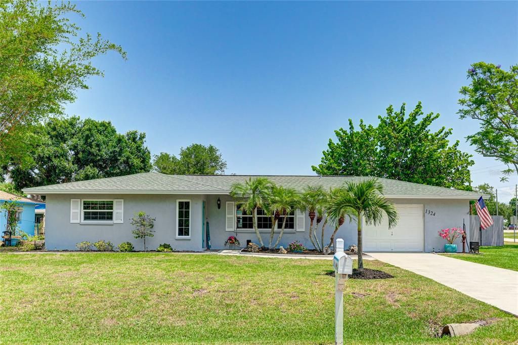 Active With Contract: $410,000 (2 beds, 2 baths, 1430 Square Feet)