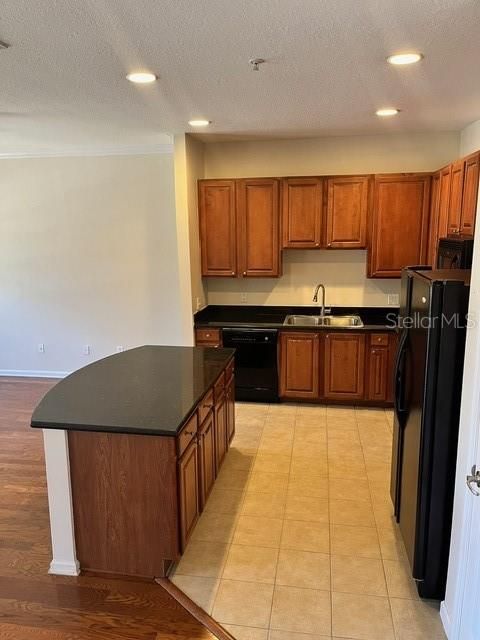 For Rent: $3,000 (4 beds, 3 baths, 2083 Square Feet)